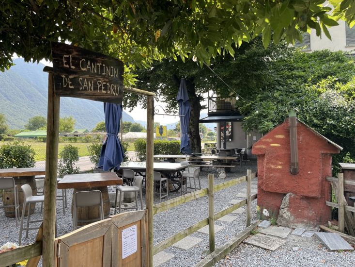 Perry's Wine Pub