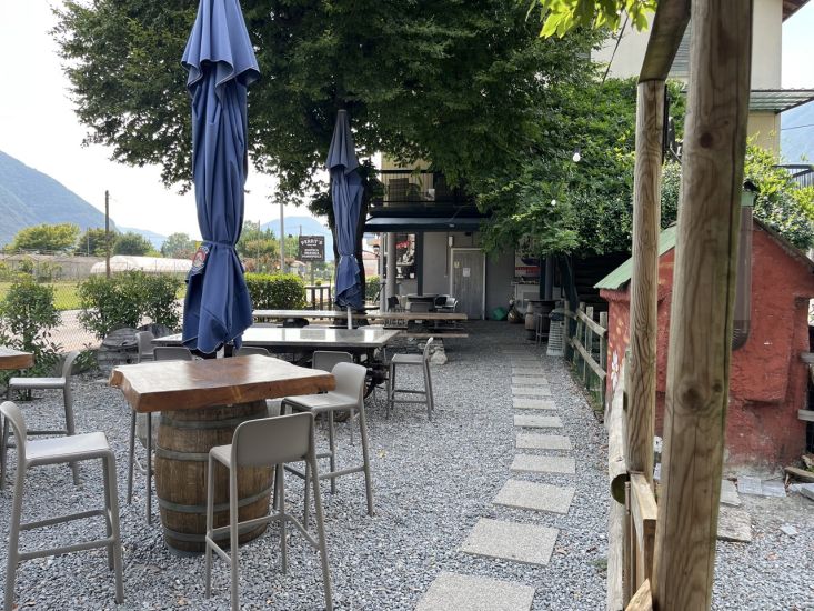 Perry's Wine Pub